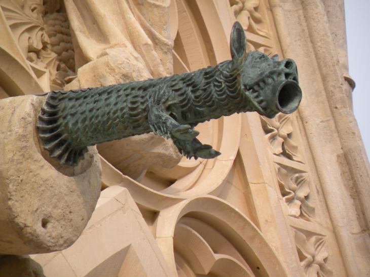 gargouille, détail de la cathédrale